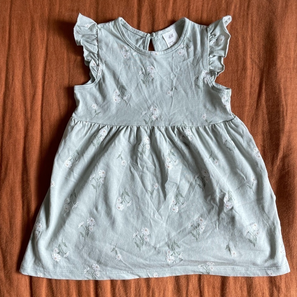 Bundle of H&M Bunny Sweater & Sage Green Floral Dress Girls 12M - Picture 6 of 10